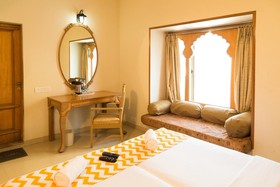 FabHotel Rajwada