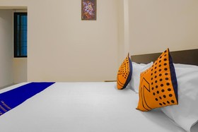 Hotel Royal by OYO Rooms