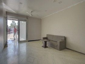 Log Inn Plaza By OYO Rooms