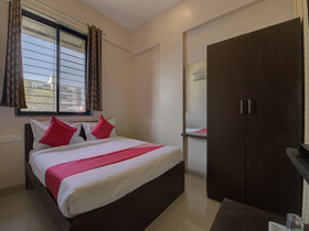 Log Inn Plaza By OYO Rooms