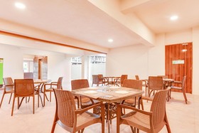Meera Mansion by OYO Rooms