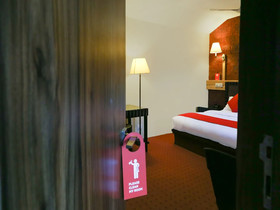 Raj Palace By OYO Rooms