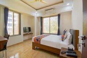 Red Velvet Inn & Suites By Fabhotel