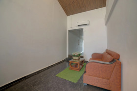 Royal Imperio By OYO Rooms