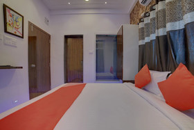 Royal Imperio By OYO Rooms