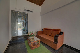 Royal Imperio By OYO Rooms