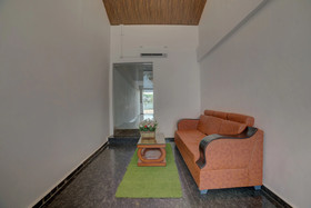 Royal Imperio By OYO Rooms