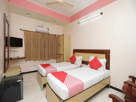 Shree Yash Hotel by OYO Rooms