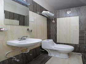 Shree Yash Hotel by OYO Rooms