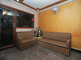 Shree Yash Hotel by OYO Rooms