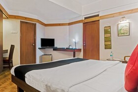 Treebo Trend Sahara by OYO Rooms