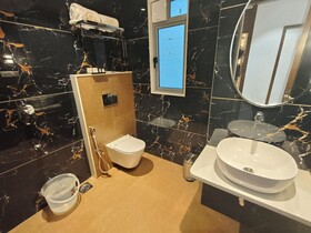 Hotel Sonesta Suites