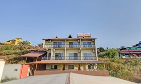 Treebo Trip Navratna