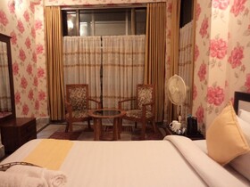Hotel Crescent