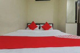 Hotel Golden Peak by OYO