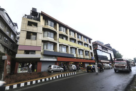 Hotel Golden Peak by OYO