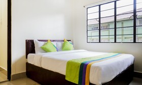 Nirvana Guest House by Treebo