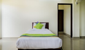 Nirvana Guest House by Treebo
