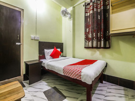 OYO 18330 Stay At Jo's Guest House