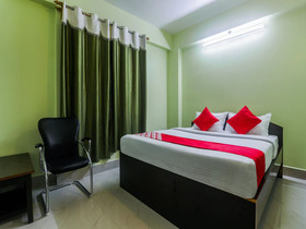 OYO 18528 Field Residency Inn