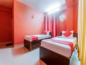OYO 18528 Field Residency Inn