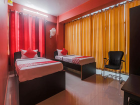 OYO 18528 Field Residency Inn