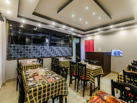 OYO 18528 Field Residency Inn