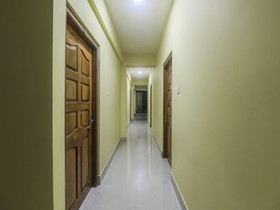 OYO 18528 Field Residency Inn