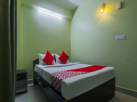OYO 18528 Field Residency Inn