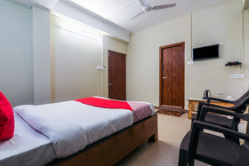 OYO 18670 Sanctum Guest House