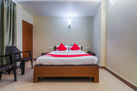OYO 18670 Sanctum Guest House