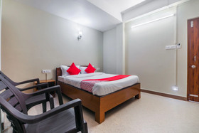 OYO 18670 Sanctum Guest House