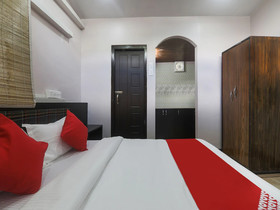 OYO 19292 55 Pillars House