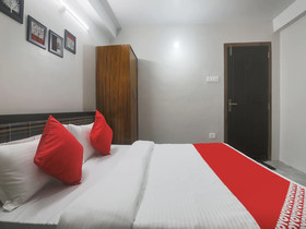 OYO 19292 55 Pillars House