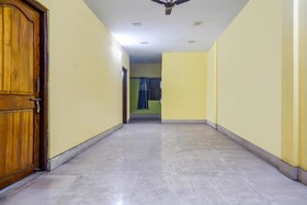 Royal Hotel by OYO Rooms