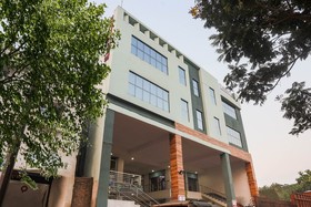 Hotel Keshmin by OYO Rooms
