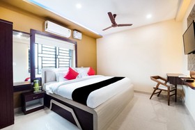 107 Not Out by OYO Rooms