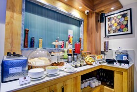 Cozzet Victoria By Cygnett Hotels
