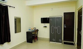 FabHotel Ekamra Greens By Y Hotels