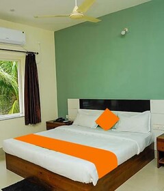 FabHotel Ekamra Greens By Y Hotels