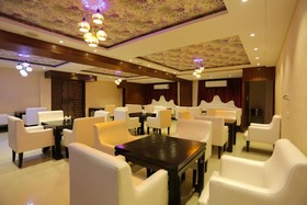 FabHotel Pentagon by OYO