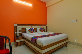 Fabhotel Ug Mansion