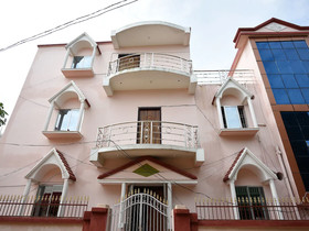 Hotel Dream Castle By OYO Rooms