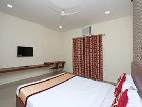 Hotel Guest Inn By OYO Rooms