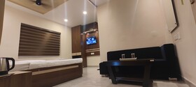 Hotel Jayadeep