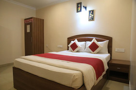 Hotel Kumud Plaza