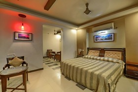 Hotel Pushpak