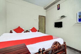 Hotel Santosh by OYO Rooms