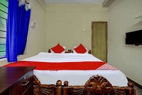 Hotel Santosh by OYO Rooms