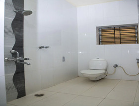 Hotel White House Inn By OYO Rooms